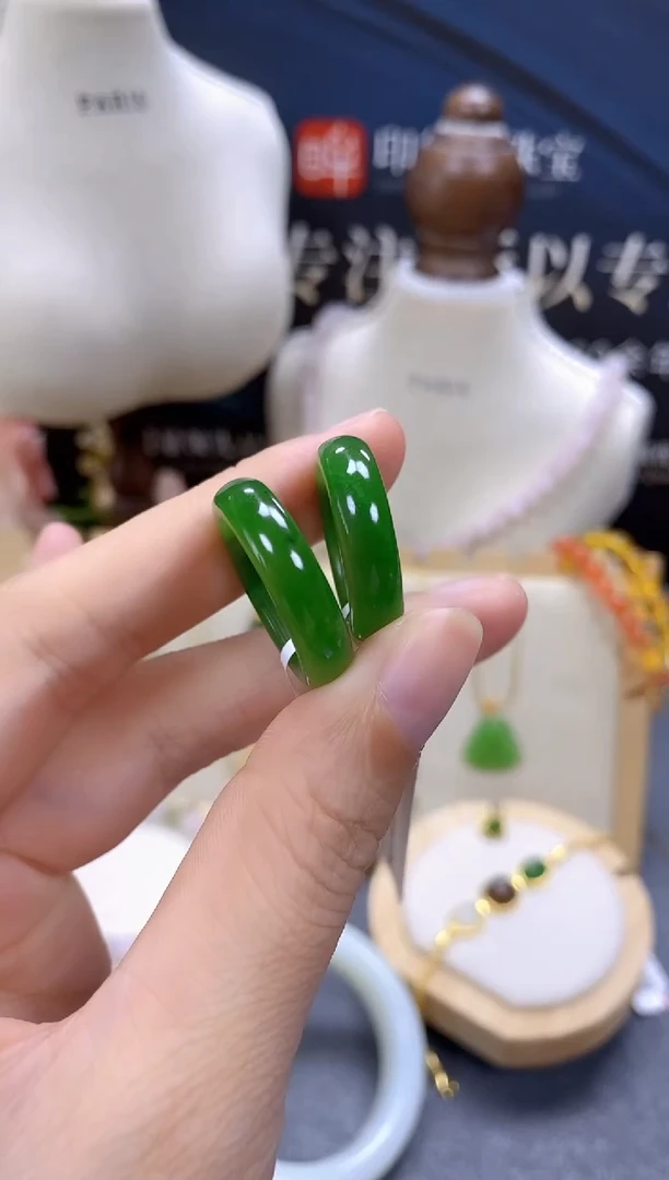 和田玉戒指未镶嵌拍下后台备注圈口 不备注随机发 多样性发一 cg