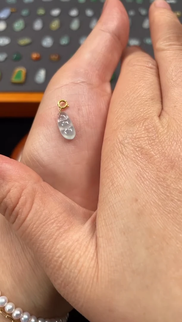 吊坠(不含链)18K金镶嵌翡翠一个JK237