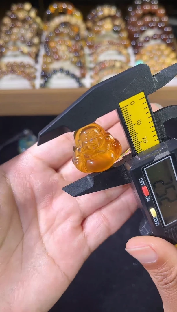 琥珀颈饰未镶嵌鼎级金棕佛公