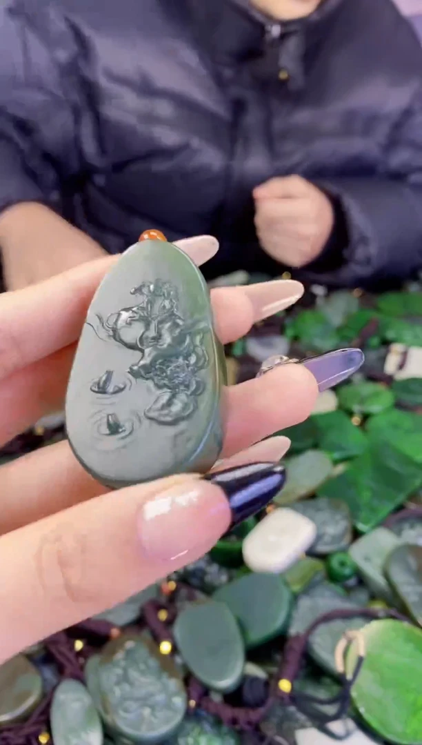 颈饰未镶嵌和田玉1