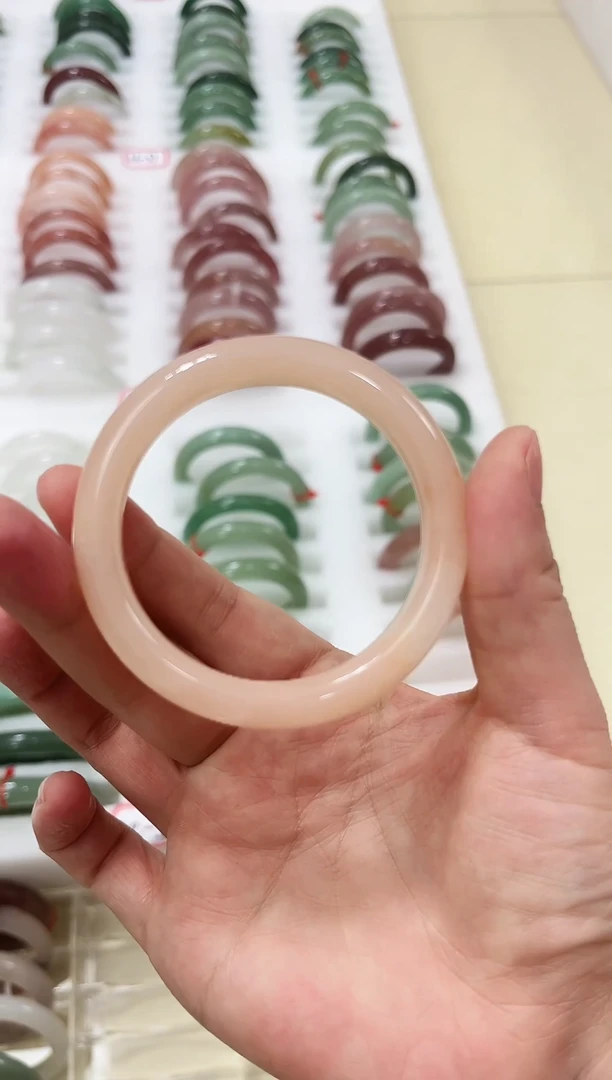 未镶嵌手镯石英质玉15-54