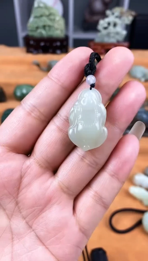 颈饰未镶嵌和田玉1