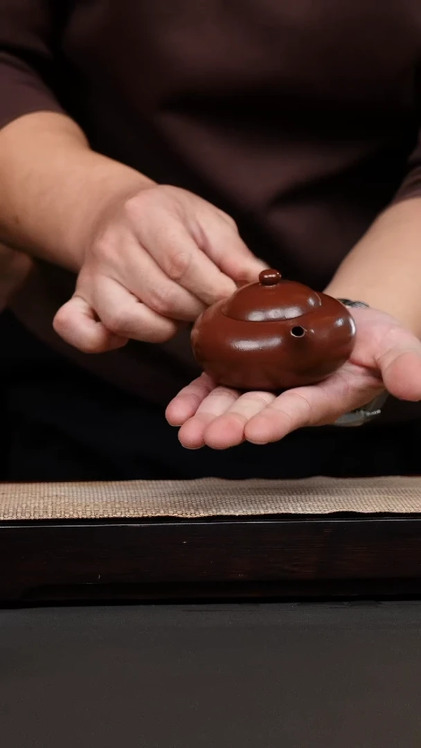 茶壶紫砂实**言紫朱泥全手扁西施