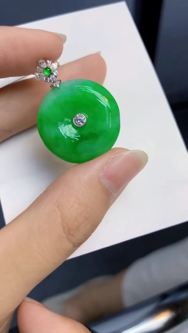 颈饰18K金镶嵌翡翠天然缅甸A货翡翠