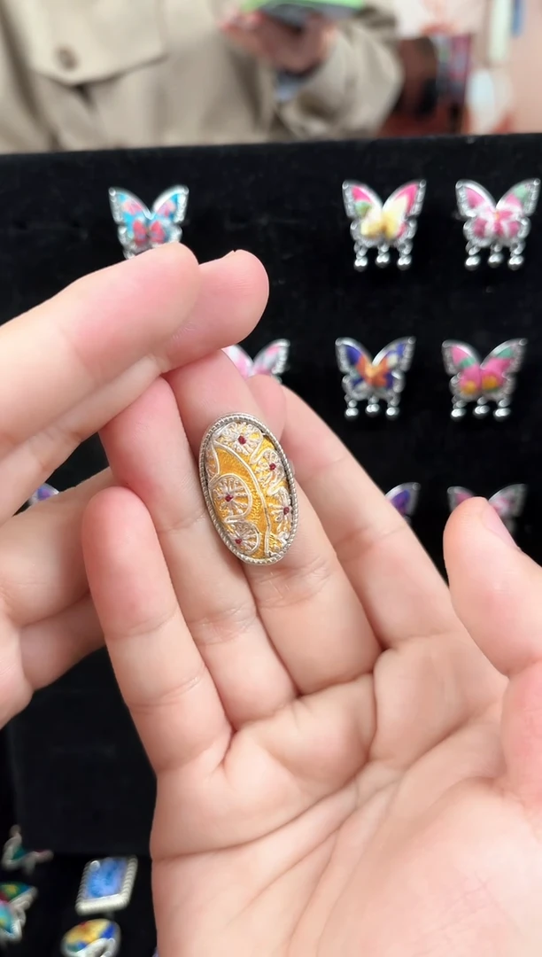 织绣民族风非遗老绣饰品593