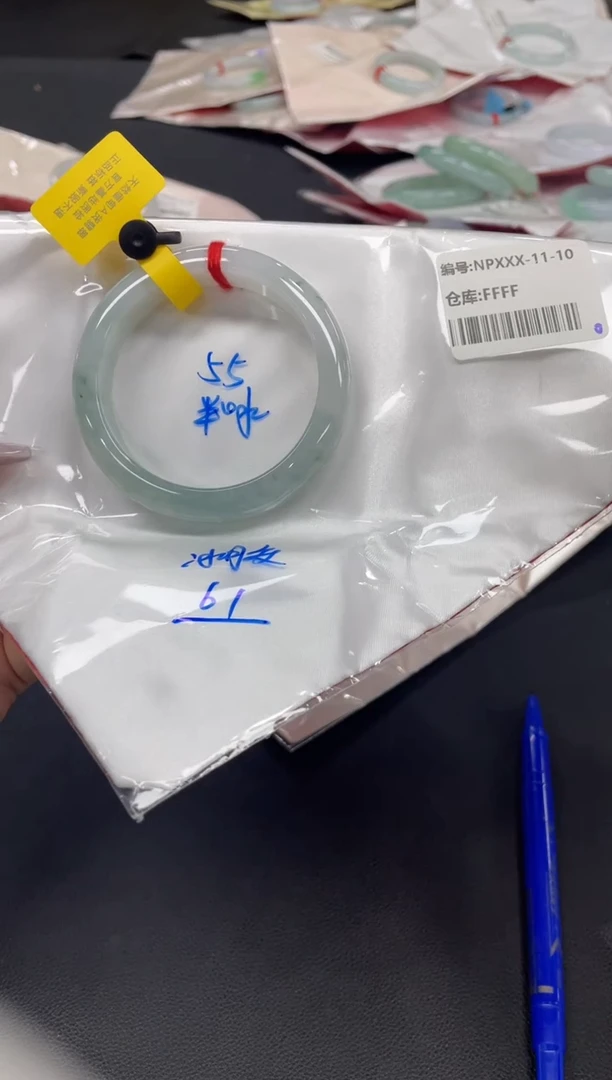 未镶嵌手镯翡翠翡翠手镯