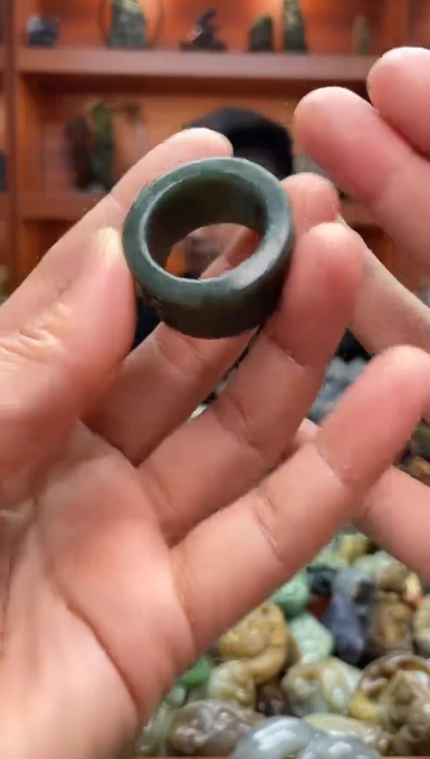 未镶嵌戒圈和田玉1