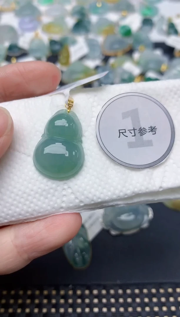 颈饰18K金镶嵌翡翠天然缅甸A货翡翠