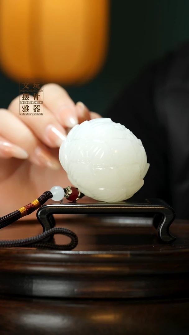 玉《好运连连莲花》手把件摆件