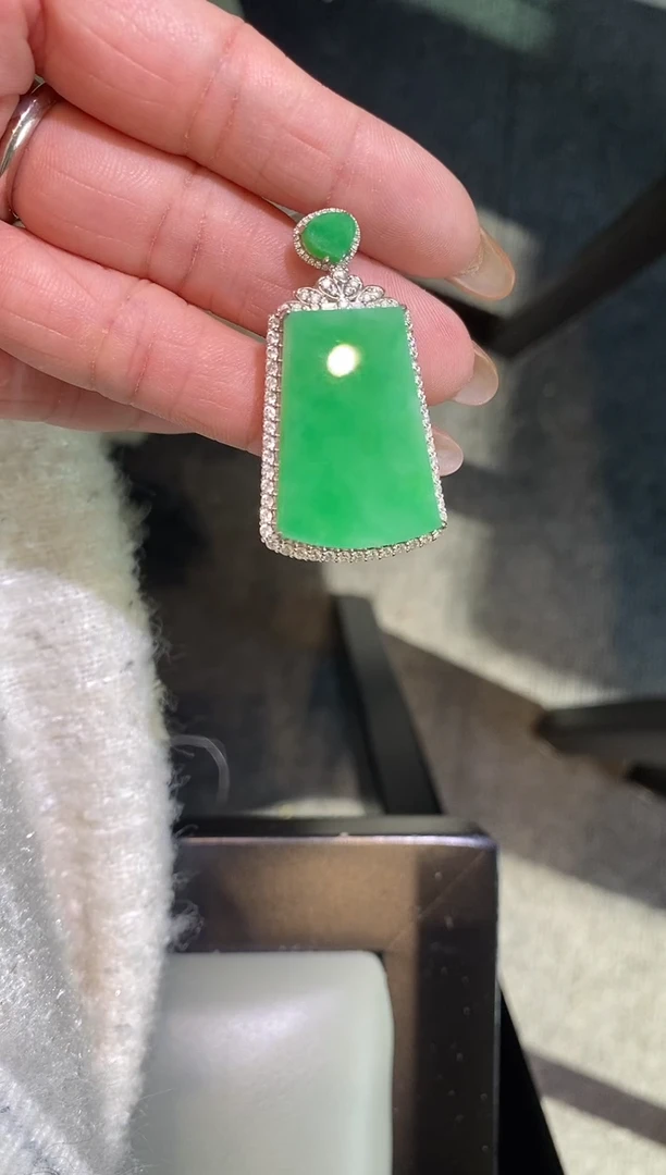 吊坠(不含链)18K金镶嵌翡翠航**了无事牌