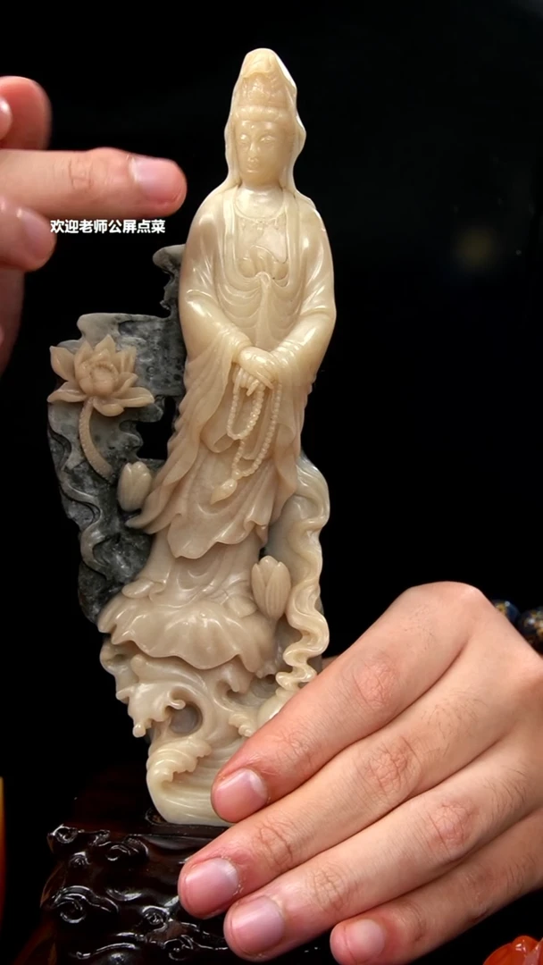 寿山石笑*颜高山坑头摆件