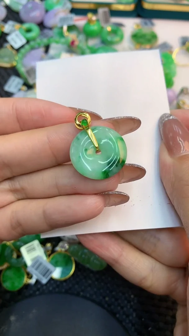 颈饰未镶嵌翡翠1
