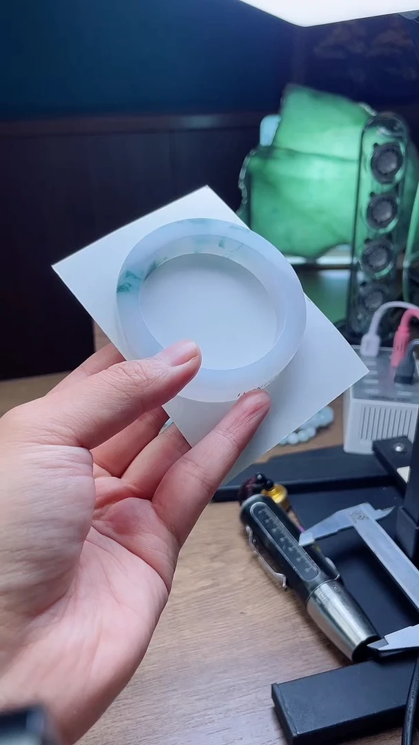 未镶嵌手镯定制翡翠大*定制