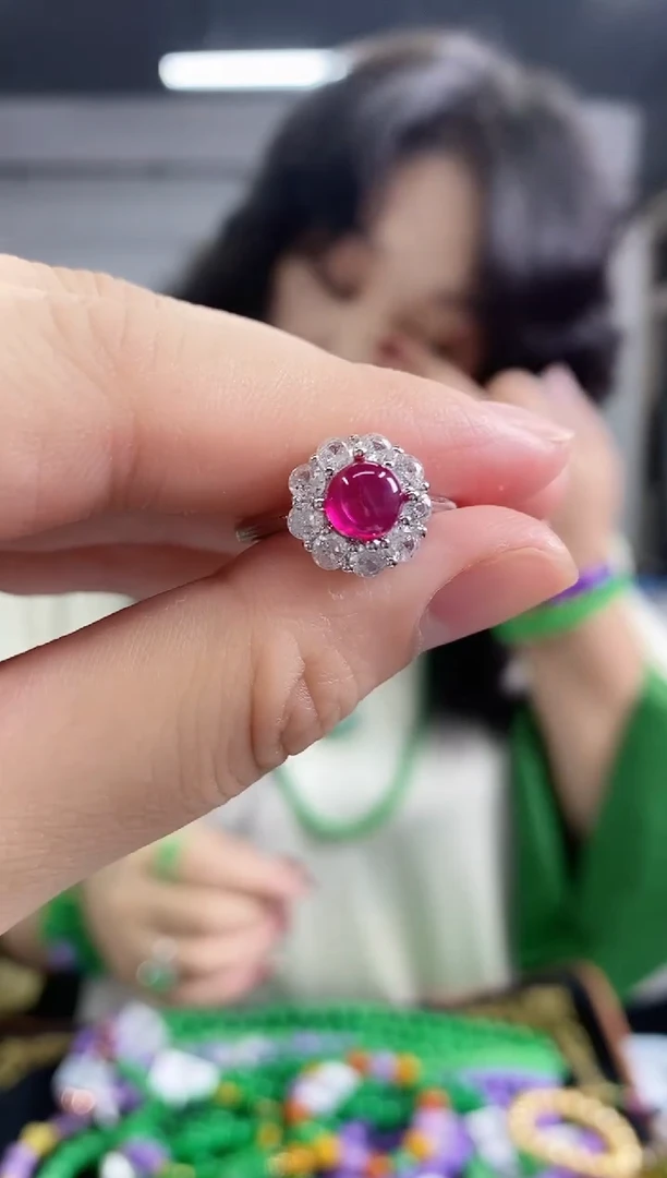 红宝石戒指未镶嵌多样性发其一颜色微差