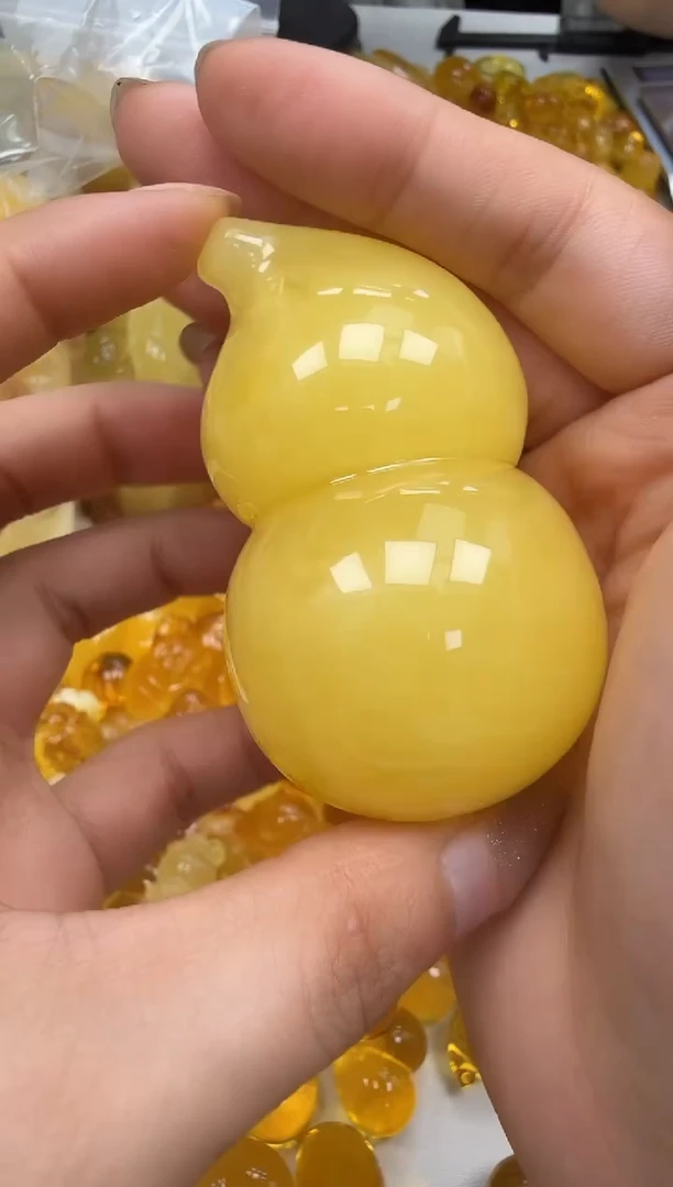 裸石琥珀未镶嵌如图