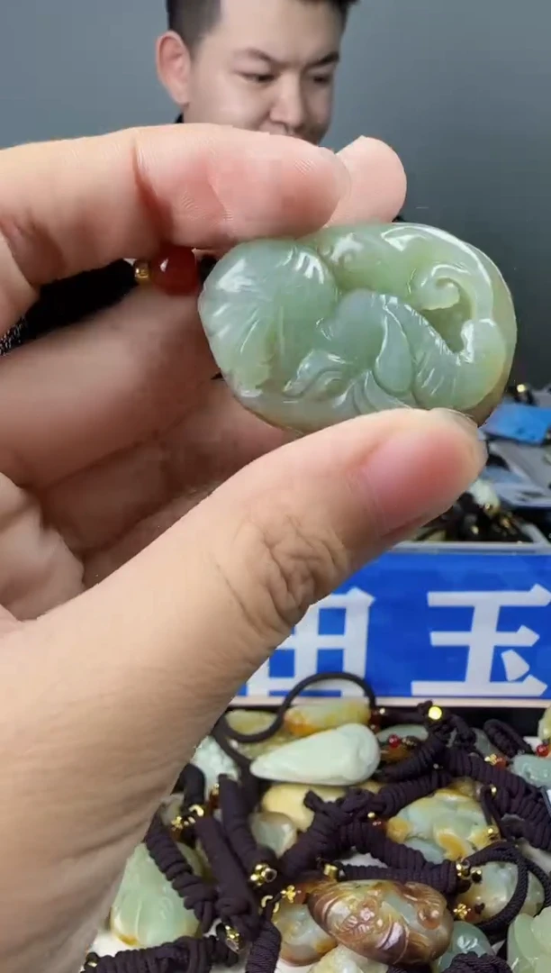 和田玉未镶嵌颈饰11