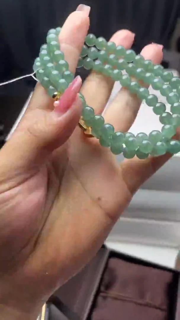 颈饰未镶嵌翡翠项链