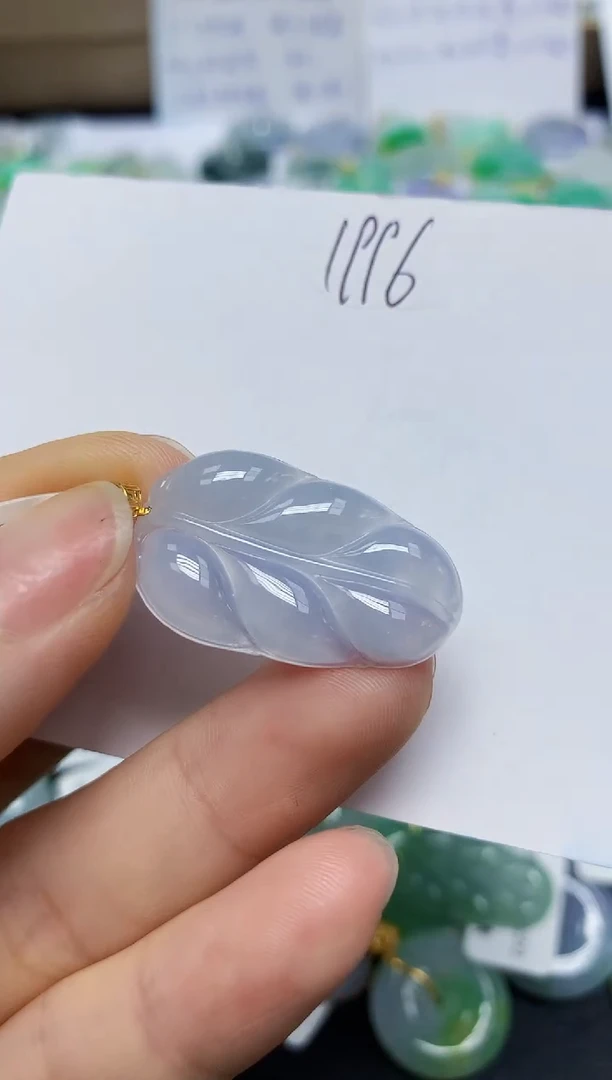 翡翠18K金镶嵌颈饰天然缅甸翡翠A货