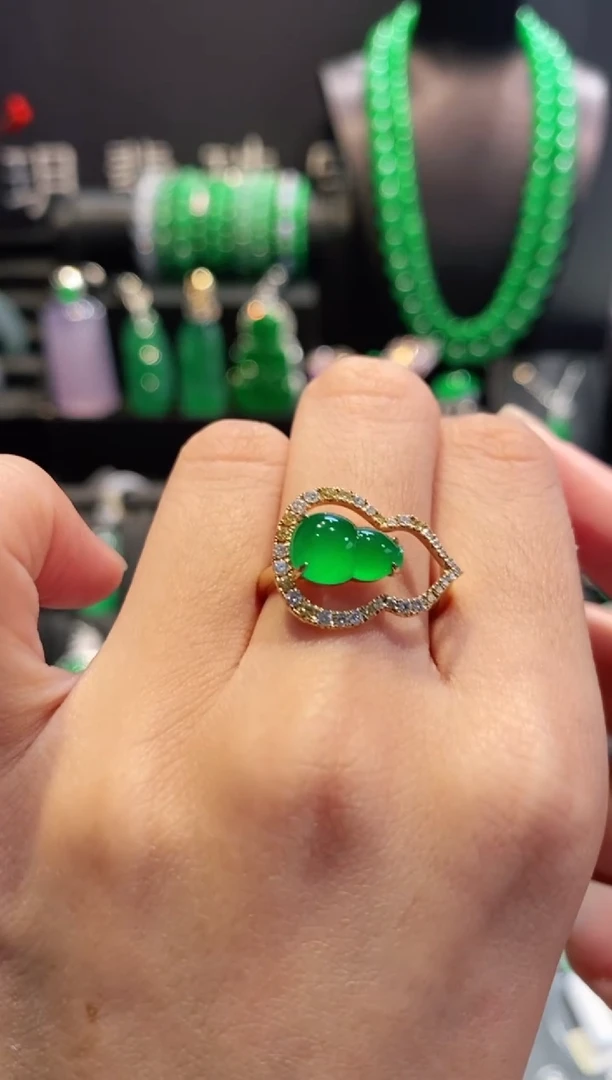 18K金镶嵌戒指翡翠葫芦戒指5280610