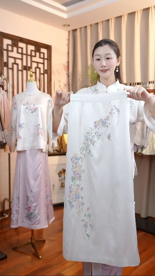 刺绣白色软缎半裙  桑蚕丝非遗苏绣服饰