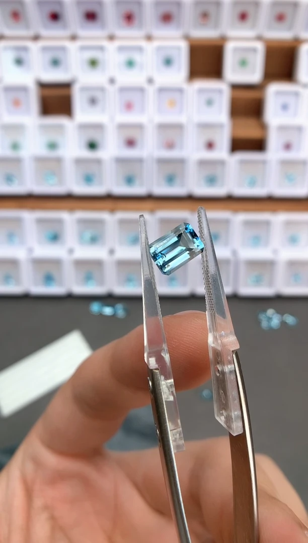 未镶嵌裸石定制海蓝宝石1.77ct  圣玛 03007