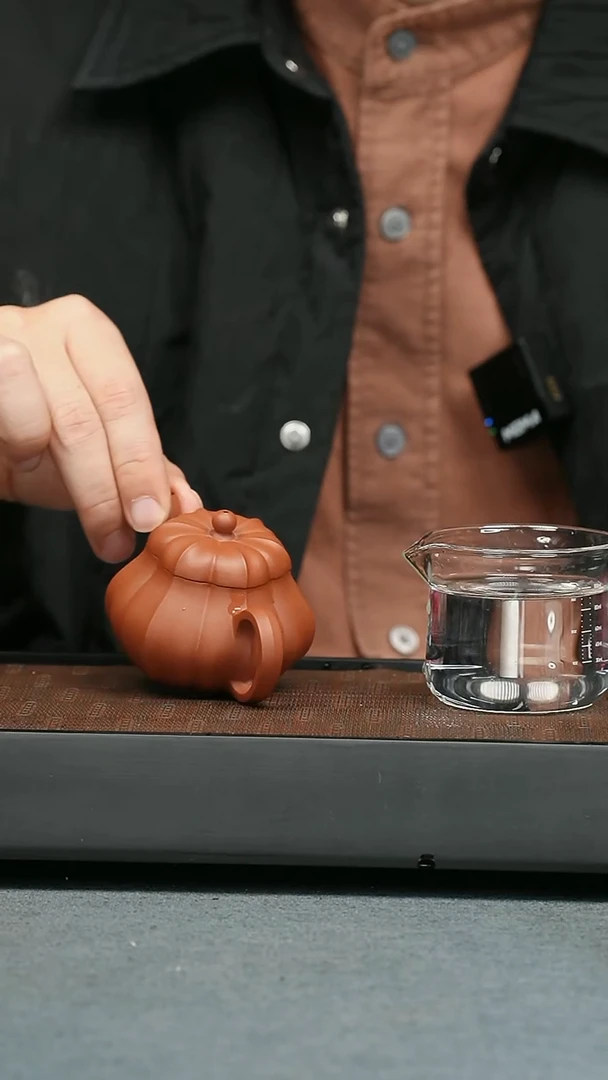 【闪购商品】紫砂茶壶明清 陈伯芳六瓣菱花-朱泥