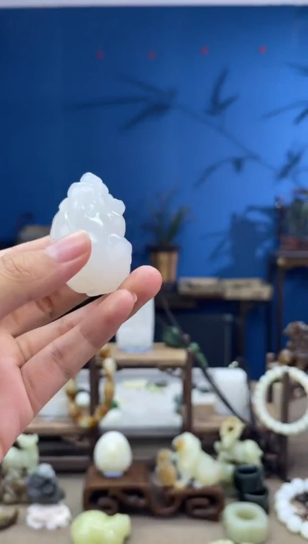 和田玉未镶嵌颈饰1