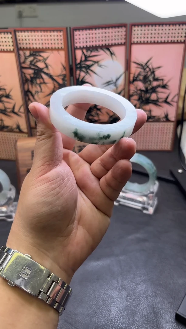 未镶嵌手镯定制翡翠手镯定制