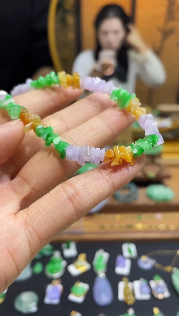 颈饰未镶嵌翡翠手串