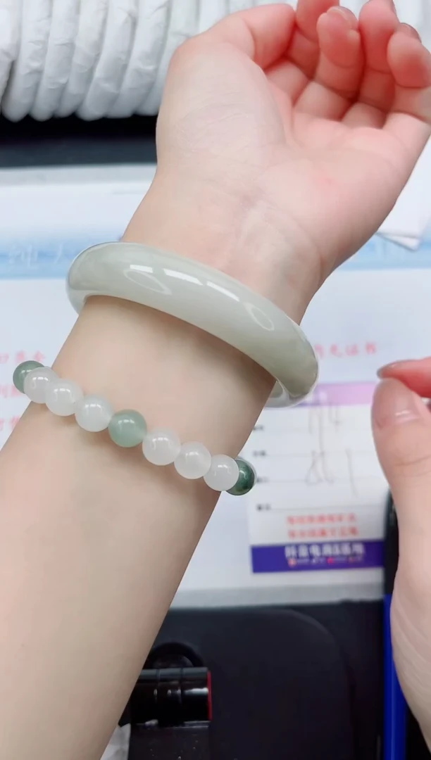 【闪购商品】石英质玉手镯未镶嵌194#56.1