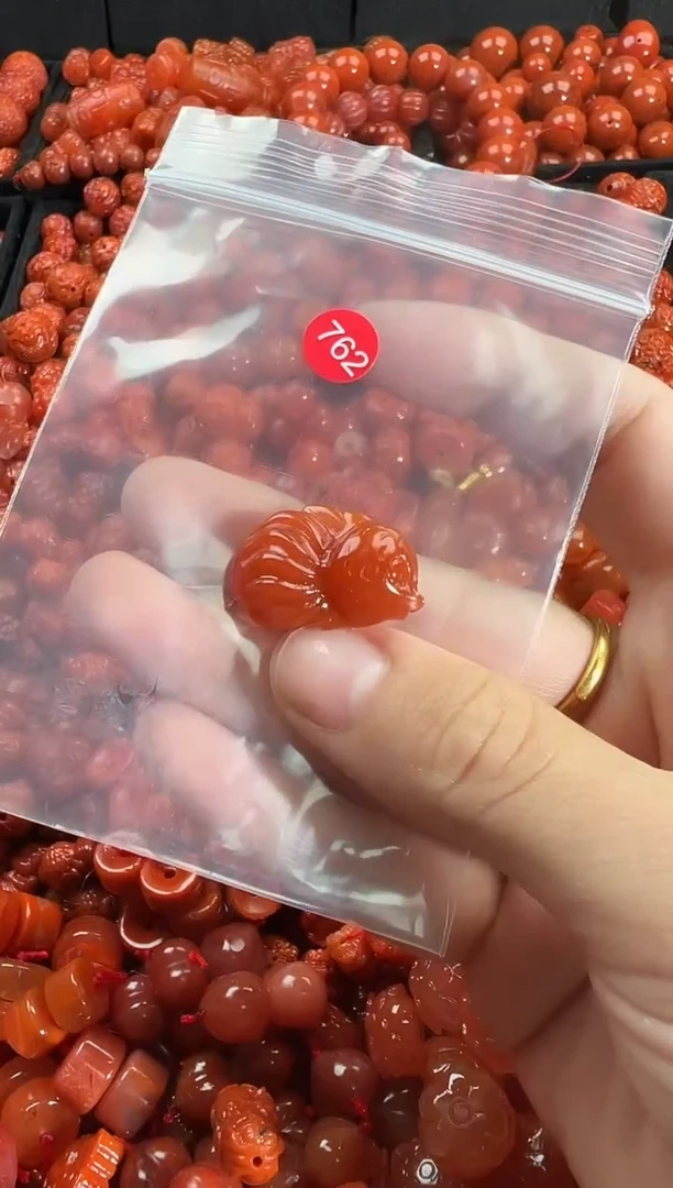 颈饰未镶嵌南红玛瑙1