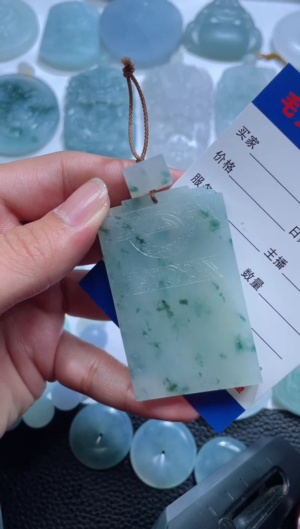未镶嵌定制翡翠人**戏店铺名称 老六珠宝严选