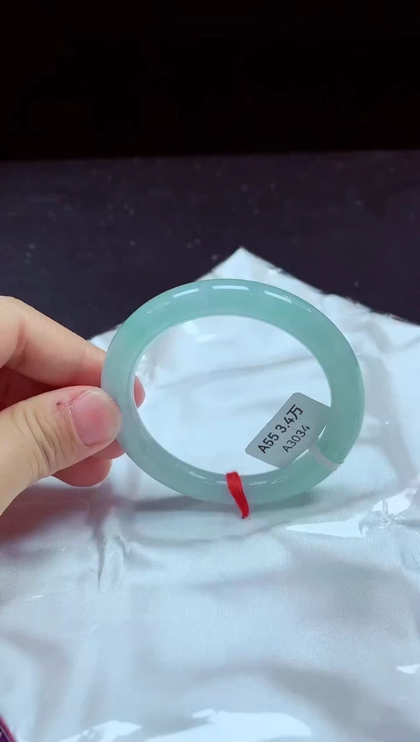 【闪购商品】翡翠手镯未镶嵌镯子55+