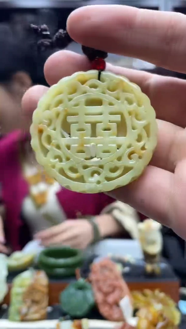 未镶嵌岫玉吊坠·