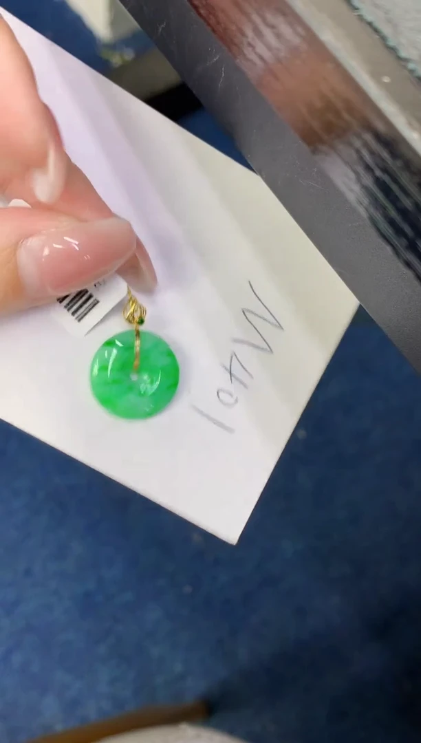 翡翠18K金镶嵌颈饰缅甸天然翡翠A货