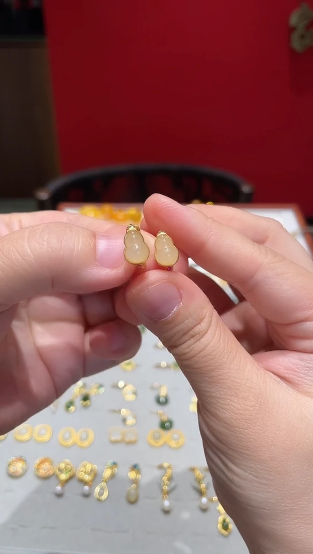 颈饰银S925镀金镶嵌和田玉葫芦