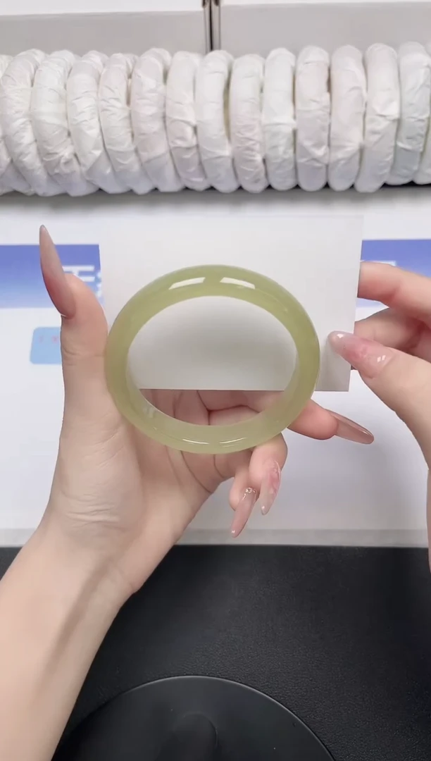 未镶嵌手镯石英质玉5-57.5