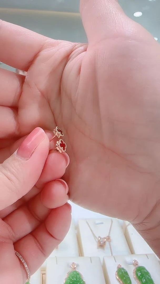 【闪购商品】玛瑙/玉髓耳饰18K金镶嵌18K金耳饰