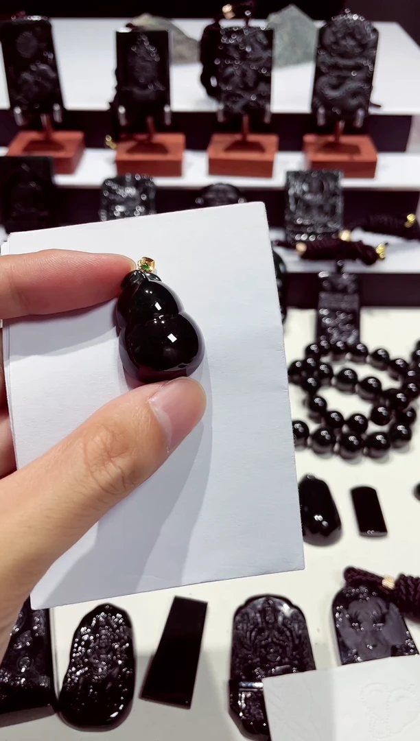 颈饰未镶嵌翡翠天然A货翡翠