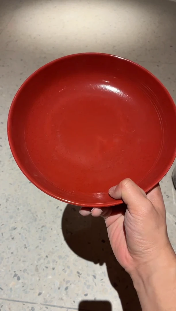 瓷片e****了732微瑕红色果盘1个