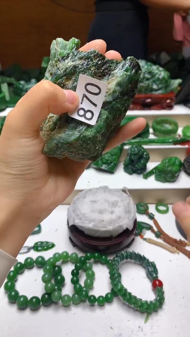 未镶嵌和田玉（碧玉）珠宝半成品0