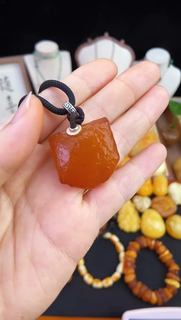 琥珀未镶嵌珠宝奇石柒月