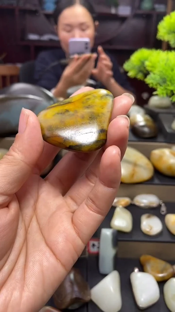 未镶嵌和田玉挂件滚*和田玉吊坠挂件精美