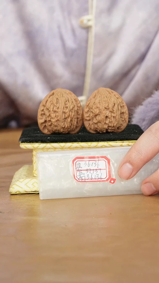 把件文玩核桃密纹狮子头