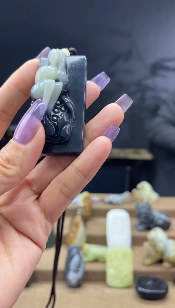 颈饰未镶嵌和田玉1