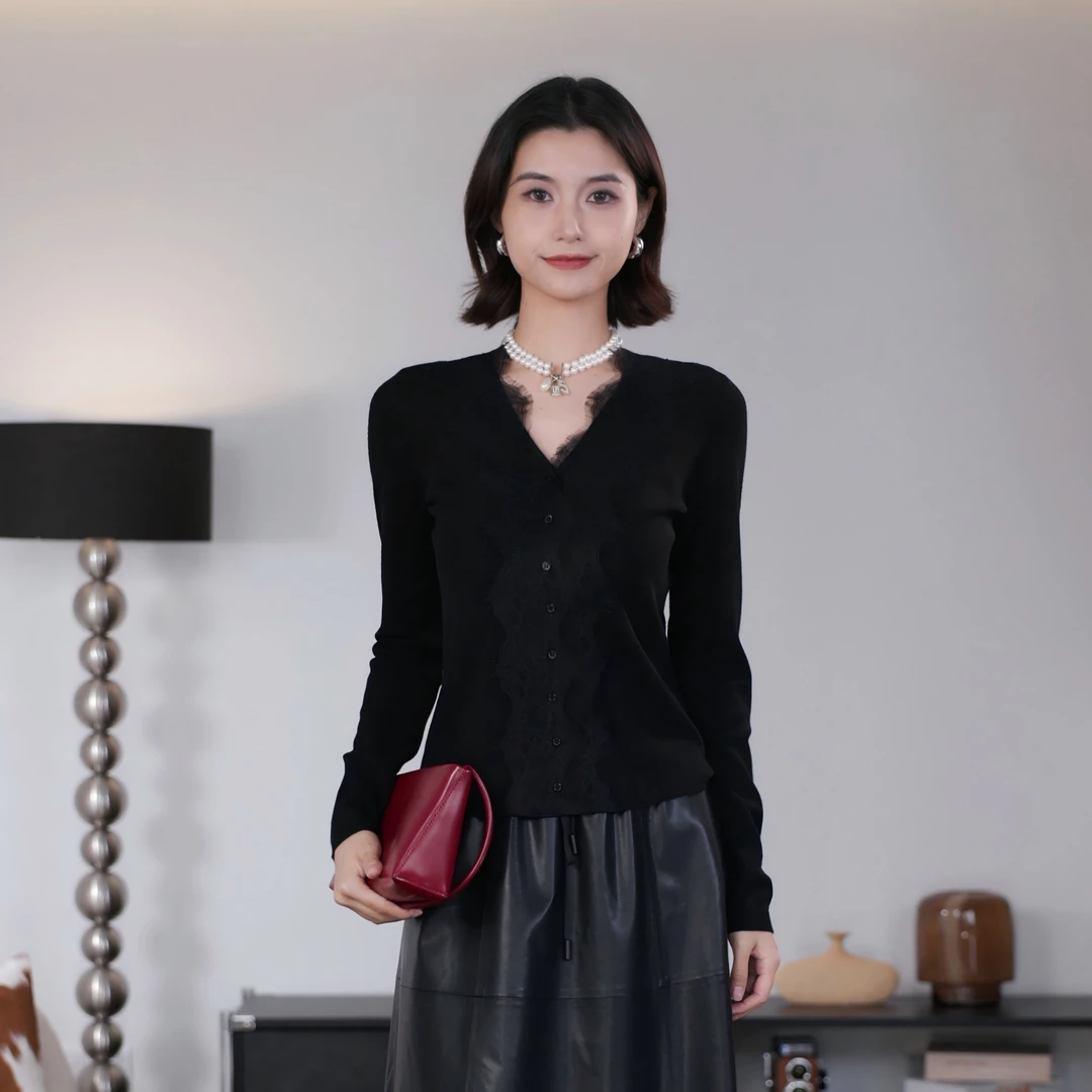 LYNEE【维多利亚】蕾丝V领针织上衣 LGD2FAK048