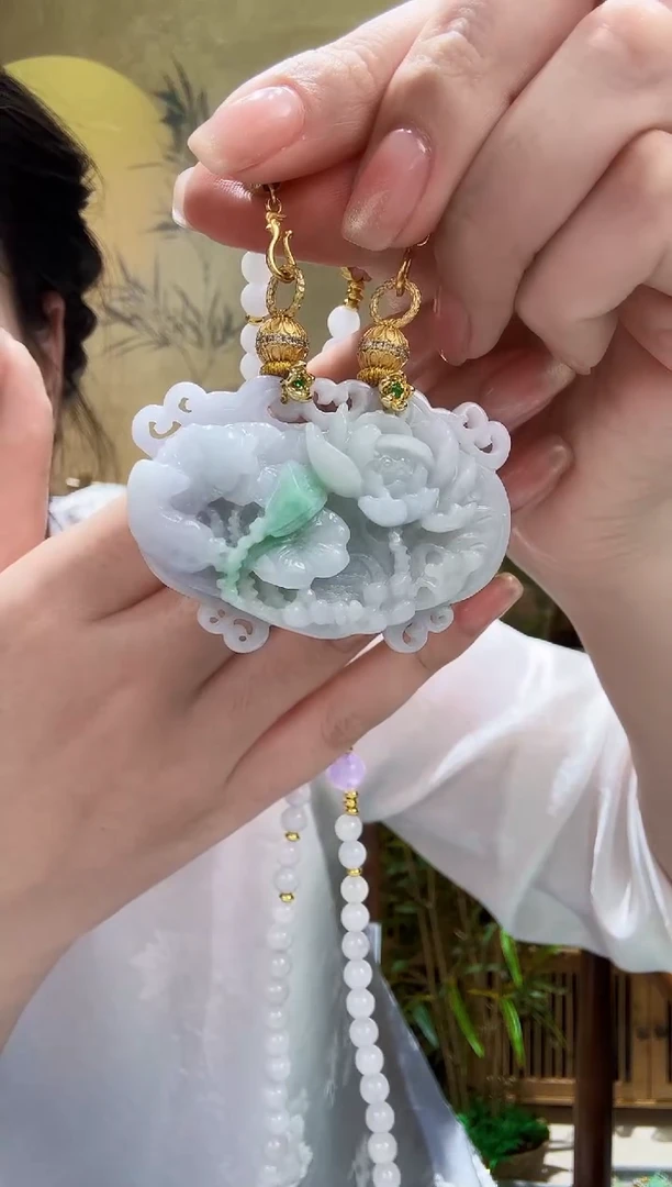 颈饰未镶嵌翡翠吊坠
