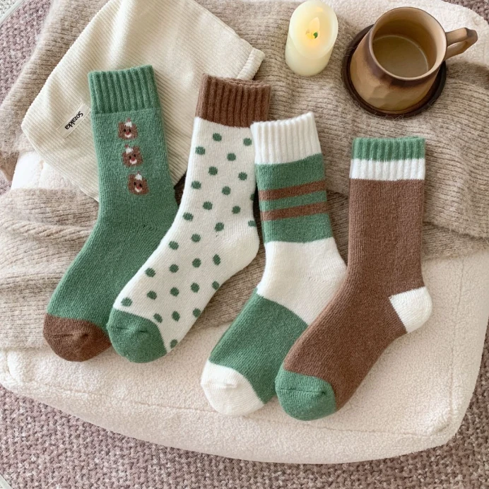 S1070 四双女袜毛圈秋冬羊毛保暖中筒袜