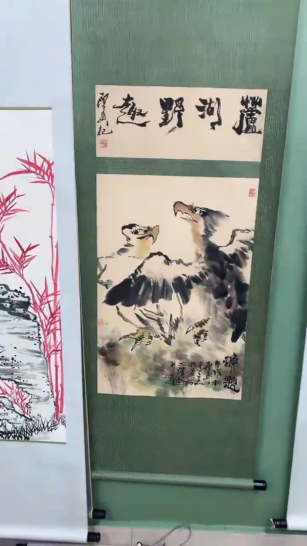 竖款精品开三卷轴，双鹰