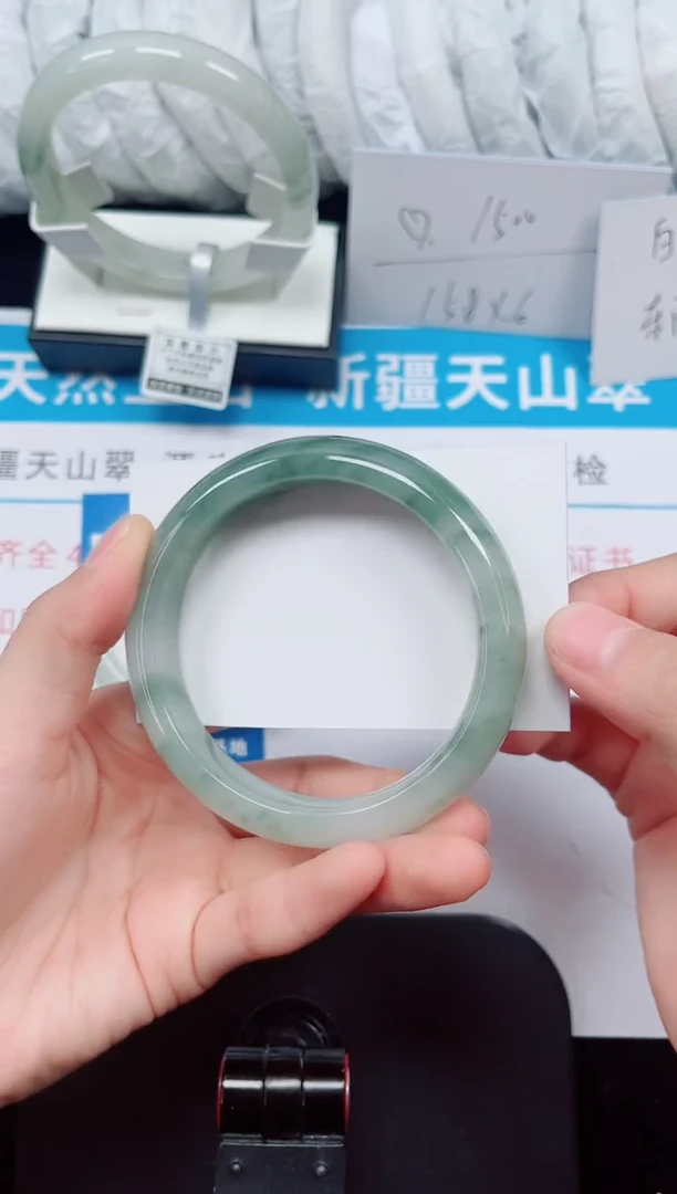 未镶嵌手镯石英质玉17-60/61